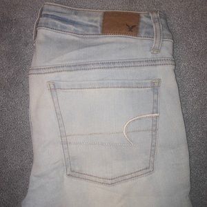 American Eagle size 2 light wash jeggings